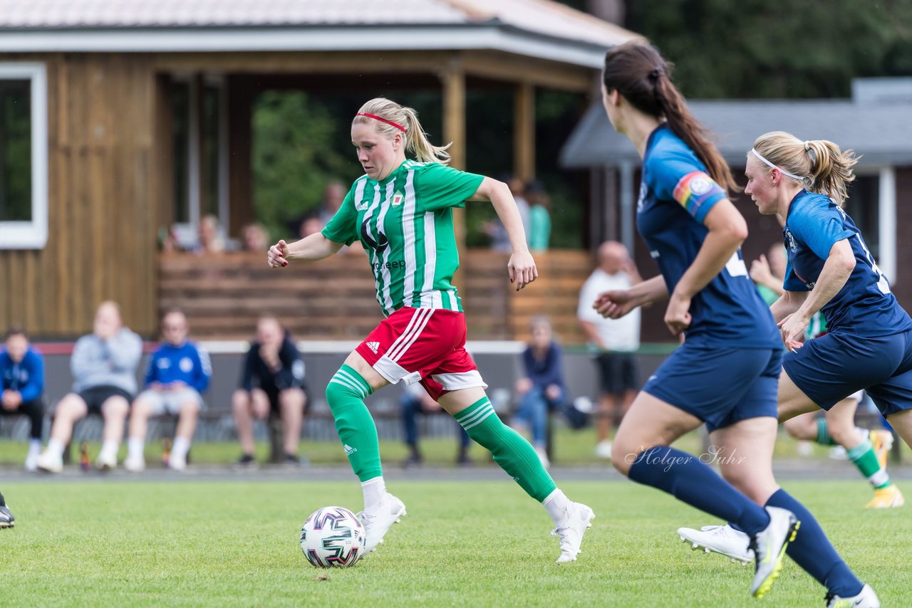 Bild 240 - F SV Boostedt - SV Fortuna St. Juergen : Ergebnis: 2:1